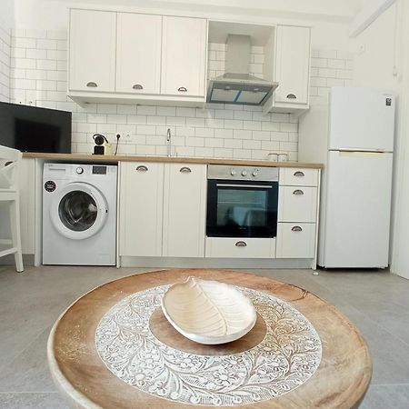 Summer Feel Suites Πόρος Εξωτερικό φωτογραφία