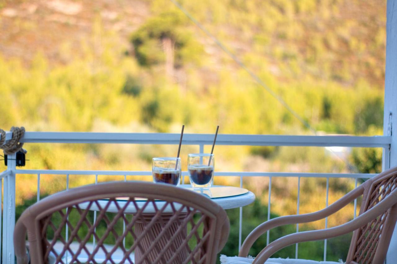 Summer Feel Suites Πόρος Εξωτερικό φωτογραφία
