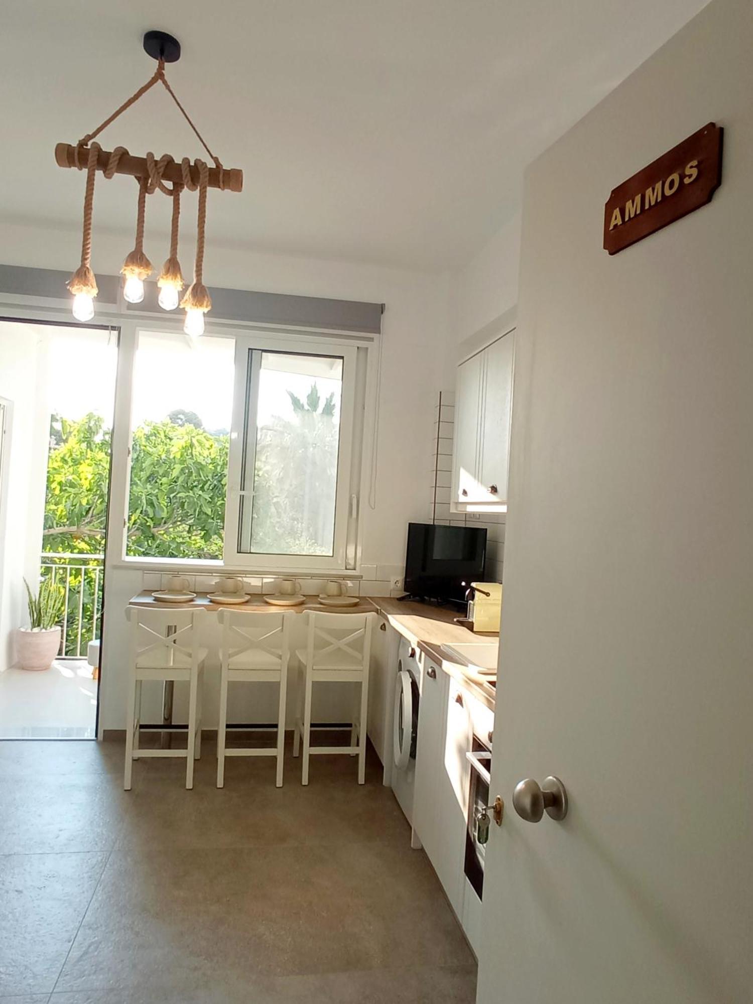 Summer Feel Suites Πόρος Εξωτερικό φωτογραφία