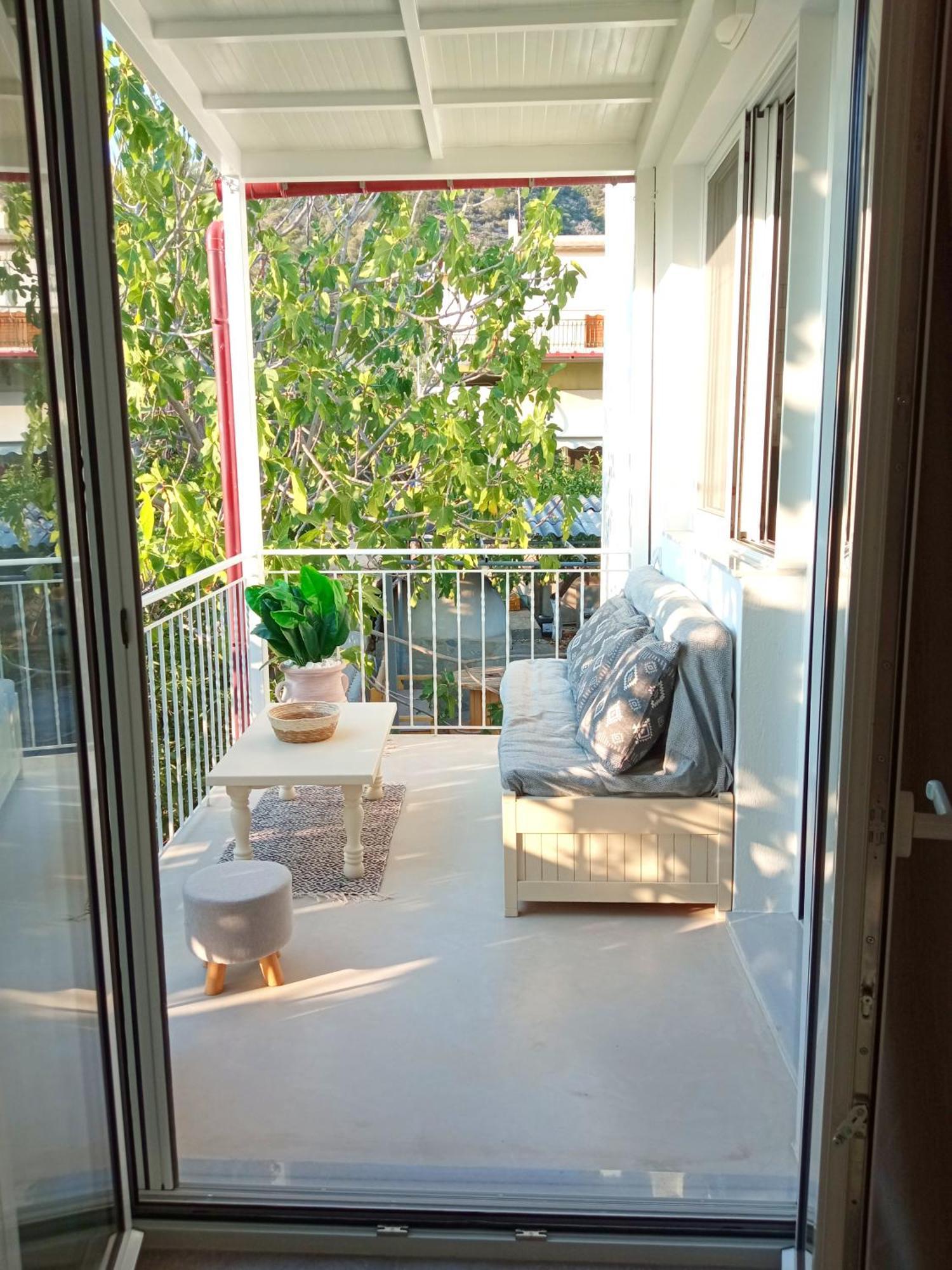 Summer Feel Suites Πόρος Εξωτερικό φωτογραφία